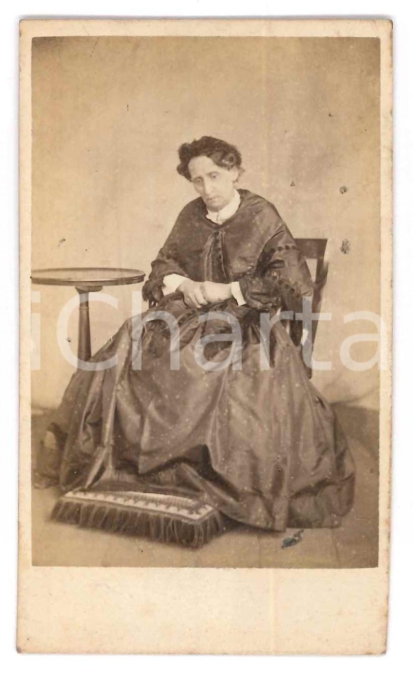Fotografia d epoca originale 1890 ca BRESCIA Ritratto di donna anziana   Foto A. OGHERI  CDV 1