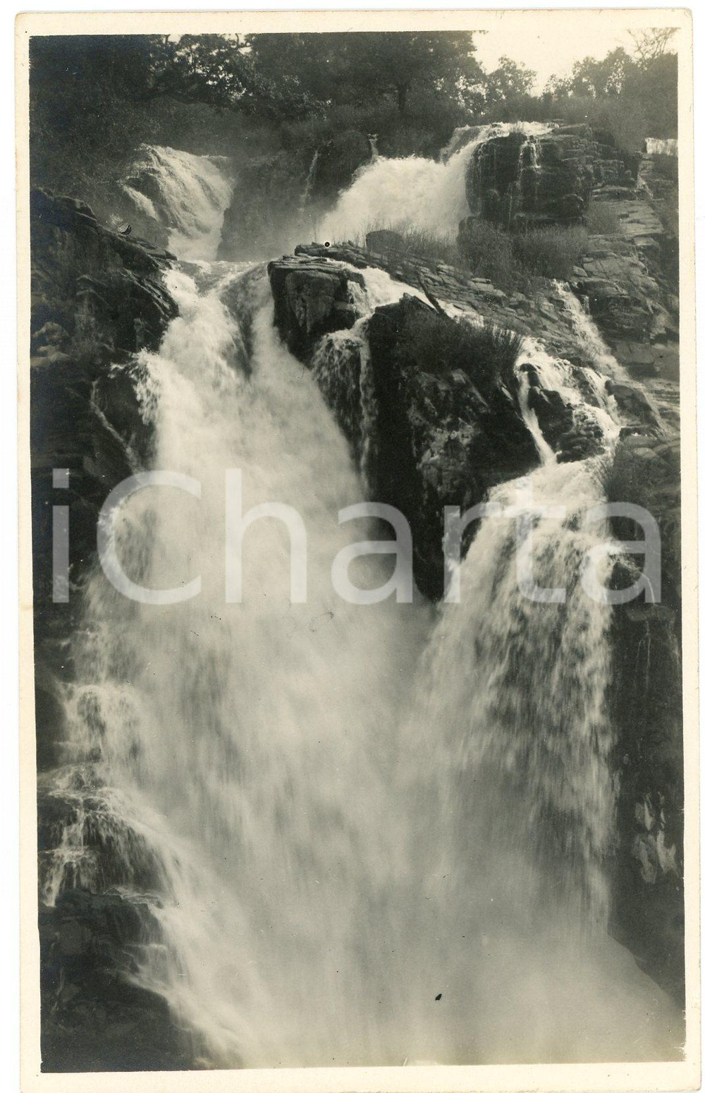 1930 ca CONGO BELGE - Rivière LUFIVA - Photo Léopold GABRIEL n° 5 (1) Fotografia originale d'epoca, in formato cartolina postale.FOTOGRAFO: L&eacute;opold Gabriel - Panda - Katanga  GOOD/buono  Formato: 9x14 cm originale e autentica 1