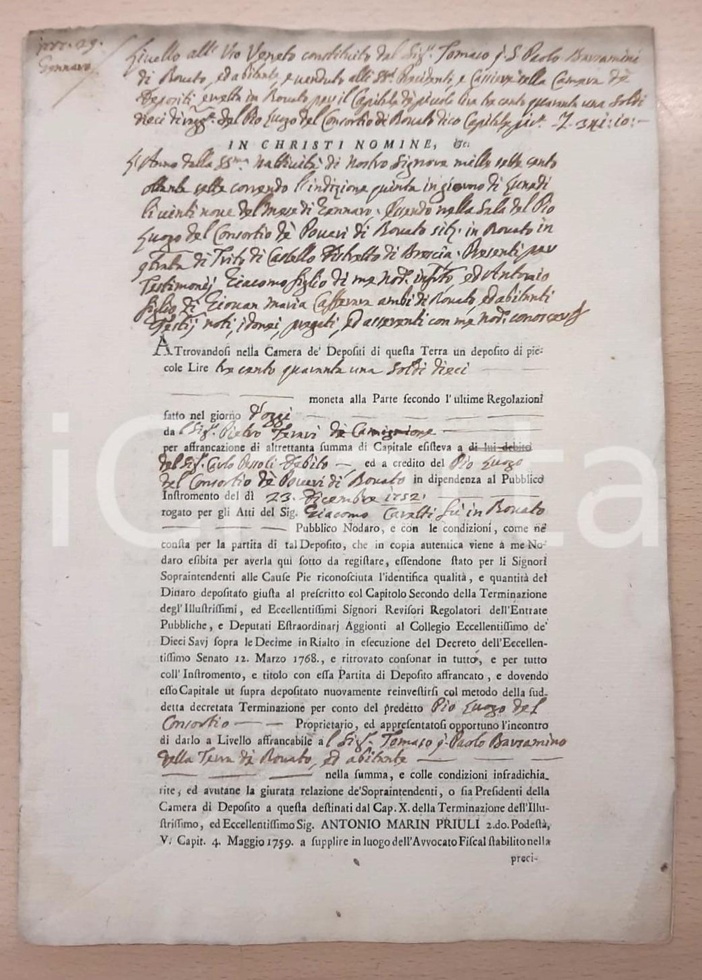 1777 ROVATO (BS) Contratto di livello all'uso veneto BARZAMINI - LAZZARONE Documento a stampa con inserti manoscritti, originale d'epoca, relativo a un appezzamento di terra situato nel territorio di Rovato venduto da Tommaso Barzamini ad Antonio Barbieri e Luigi Lazzaroni, che acquistano per conto di un ente locale.PAGINE: 8 (3 bianche) FAIR/discreto gualciture Formato: 22x31 cm originale e autentica 1