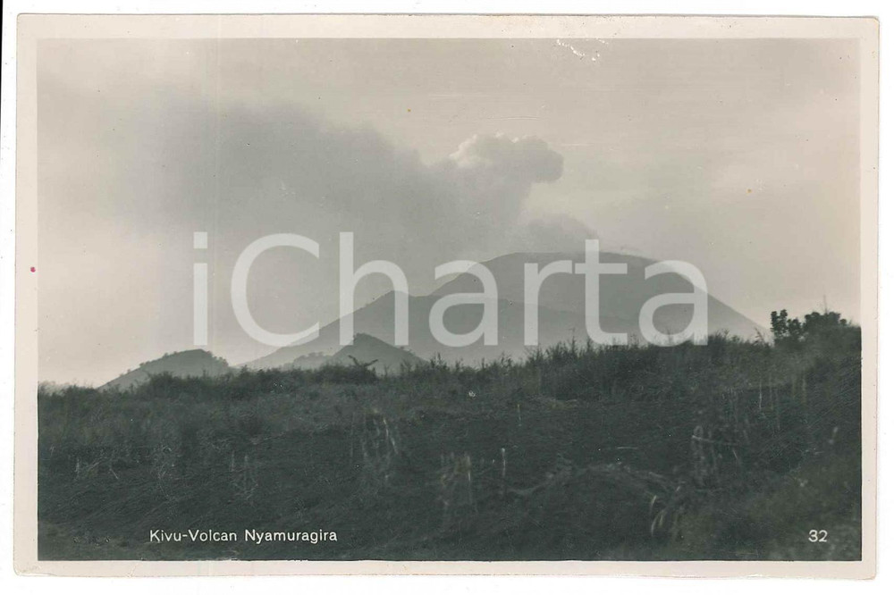 1930 ZAGOURSKI Â«L'Afrique qui disparaÃ®tÂ» KIVU - Volcan NYAMURAGIRA Postcard (1)  Fotocartolina postale d'epoca, appartenente alla serie &laquo;L'Afrique qui dispara&icirc;t&raquo; del fotografo Casimir Zagourski (L&eacute;opoldville).Non viaggiata.CONDIZIONI: GFORMATO: 14x9 cm    originale e autentica 1