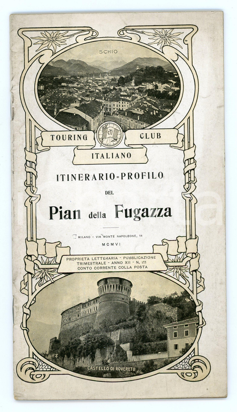 1906 TOURING CLUB ITALIANO Itinerario - profilo del PIAN DELLA FUGAZZA Pubblicazione illustrata d'epoca.EDITORE: Touring Club ItalianoPAGINE: 27 POOR/danneggiato Lievi smussature agli angoli, bruniture e aloni in copertina Formato: 12x21 cm originale e autentica 1