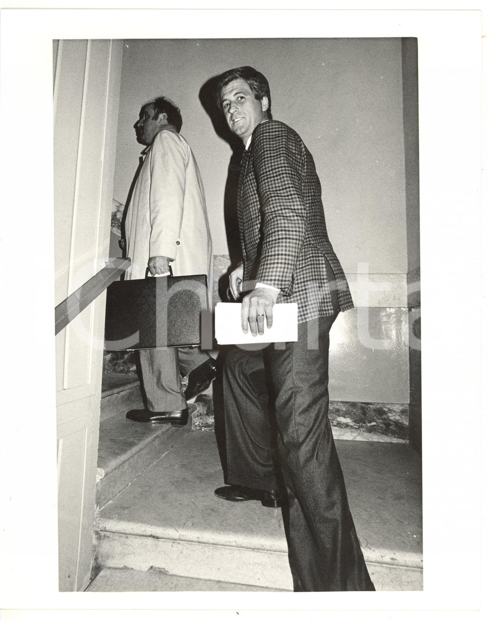 1990 ca MILANO DC Arrivo di Gianni RIVERA *Fotografia VINTAGE 20x25 cm Fotografia di agenzia. CONDIZIONI: GFORMATO: 20x25 cm    originale e autentica 1