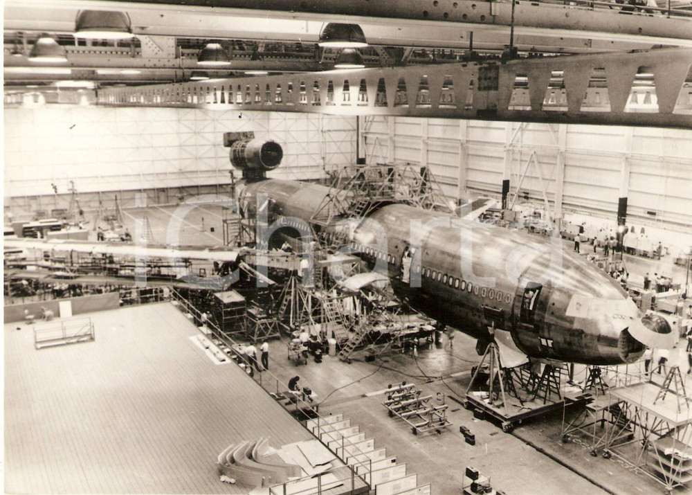Fotografia d epoca originale 1970 LONG BEACH USA McDonnell Douglas DC10 montaggio della fusoliera Foto 1