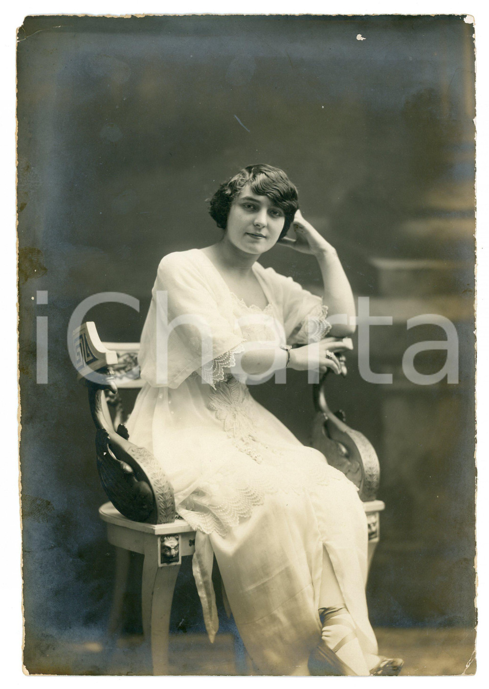 1920 ca BALLETTO Rosina GALLI Ritratto della ballerina  - Fotografia 16x24 cm Fotografia d'epoca. POOR/danneggiato Abrasioni e lievi piegature ai margini Formato: 16x24 cm originale e autentica 1