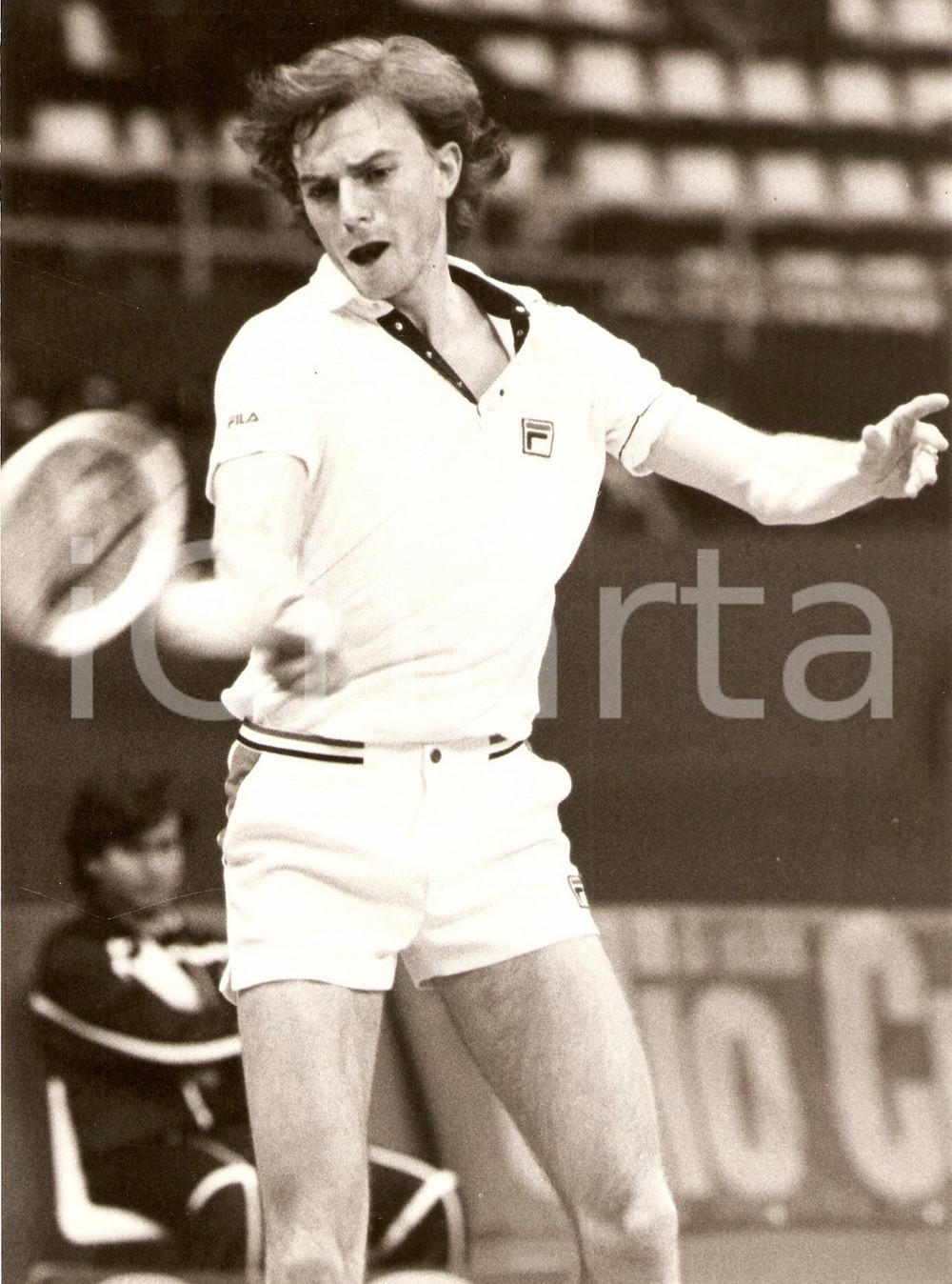 Fotografia d epoca originale 1982 MILANO Cuore Tennis Cup Heinz GUNTHARDT durante match Sponsor FILA Foto 1