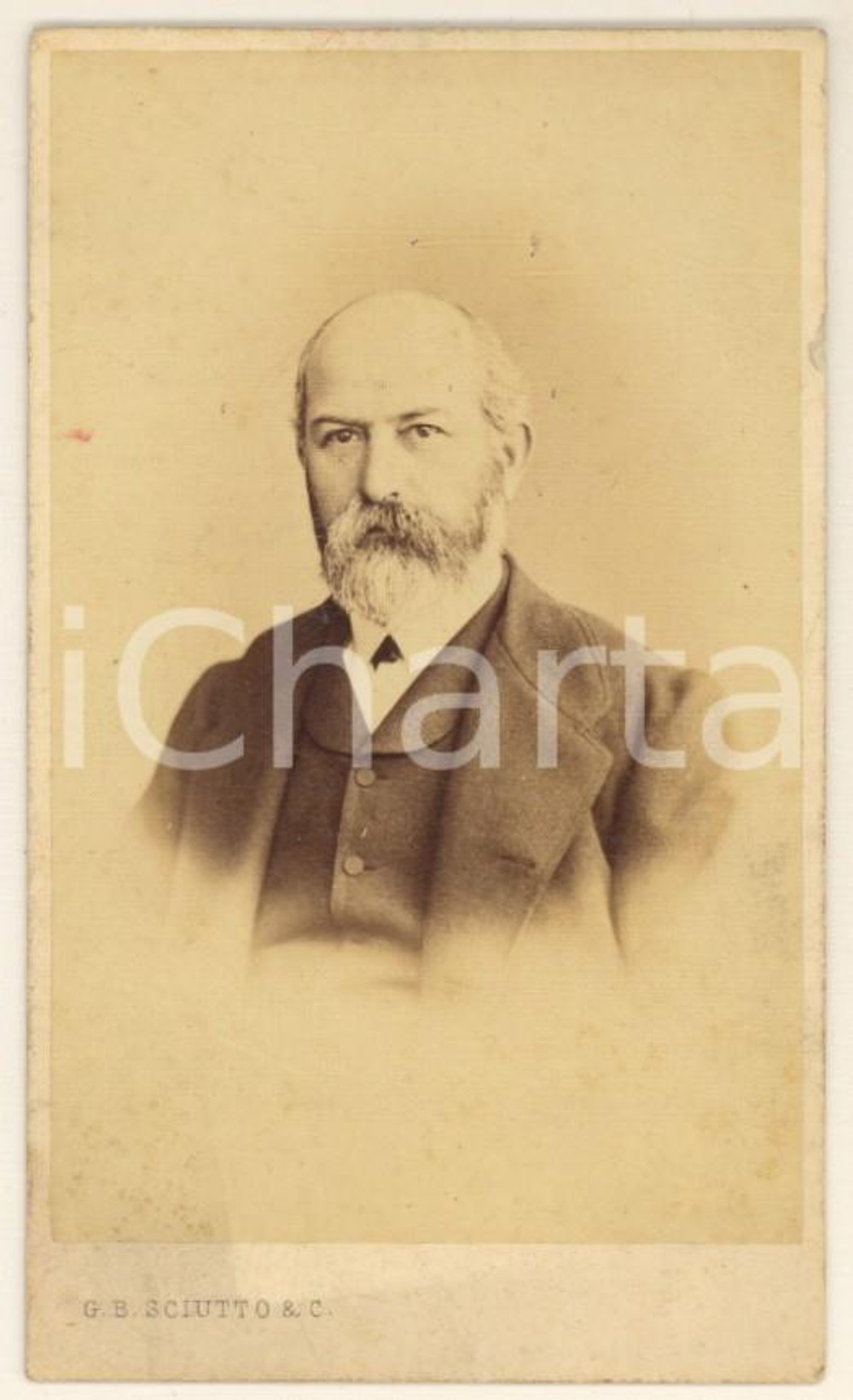 1870 ca GENOVA - Ritratto maschile - Fotografia G. B. SCIUTTO 10x6 cm Fotografia d'epoca originale su cartoncino morbido.FOTOGRAFO: Giovanni Battista Sciutto & C. - GenovaVia Nuova Palazzo Adorno, 10 GOOD/buono  Formato: 6x10 cm originale e autentica 1