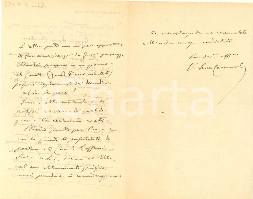 1922 PADOVA Lettera prefetto Vittorio SERRA CARACCIOLO - Adunanza fascista Lettera interamente autografa del prefetto di Padova, relativa alla data di un'inaugurazione che non doveva coincidere con un'adunanza fascista.Su carta intestata.PAGINE: 4 (1 bianca) FAIR/discreto piegatura centrale d'epoca Formato: 14x21 cm originale e autentica 1