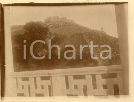 1925 ca ALGERIE ORAN - Le Belvédère Des Planteurs (1) - Fotografia 11x9 cm Fotografia originale d'epoca.La fotografia proviene da un più vasto album che documenta i viaggi di una famiglia attraverso l'Europa, il Nord Africa e il Sud America.Rappresenta un'interessante testimonianza di viaggi verso luoghi esotici e lontani o verso i principali monumenti dell'Europa dell'epoca. GOOD/buono difetti di stampa Formato: 11x9 cm originale e autentica 1