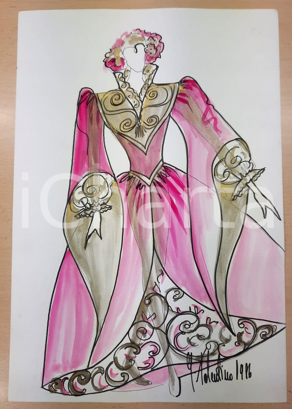 1986 MODA Gianni TOLENTINO - Bozzetto Isabella "Capitan Fracassa" *AUTOGRAFO (2) Bozzetto originale, autografo, disegnato e colorato a mano dallo stilista Gianni Tolentino.Si tratta del bozzetto per un costume di scena per "Capitan Fracassa".Su carta. GOOD/buono  Formato: 33x48 cm originale e autentica 1