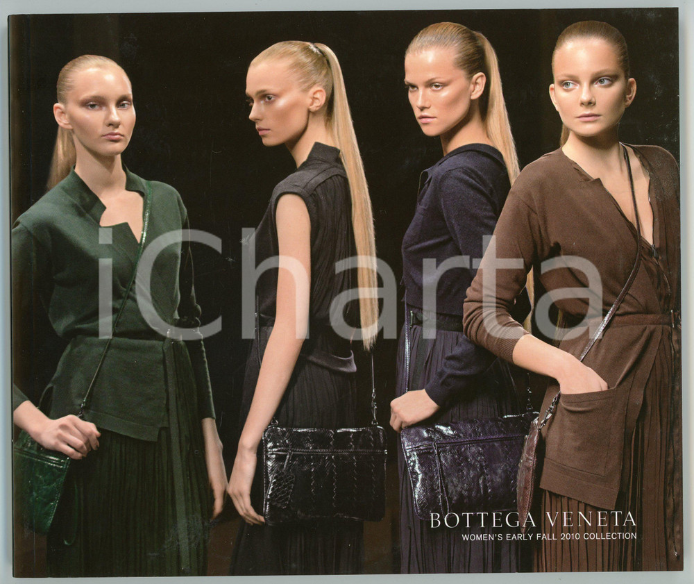 2010 BOTTEGA VENETA Women's early fall 2010 collection - Catalogue Catalogo illustrato d'epoca.Con invito. PAGINE: 92 GOOD/buono  Formato: 22x19 cm originale e autentica 1