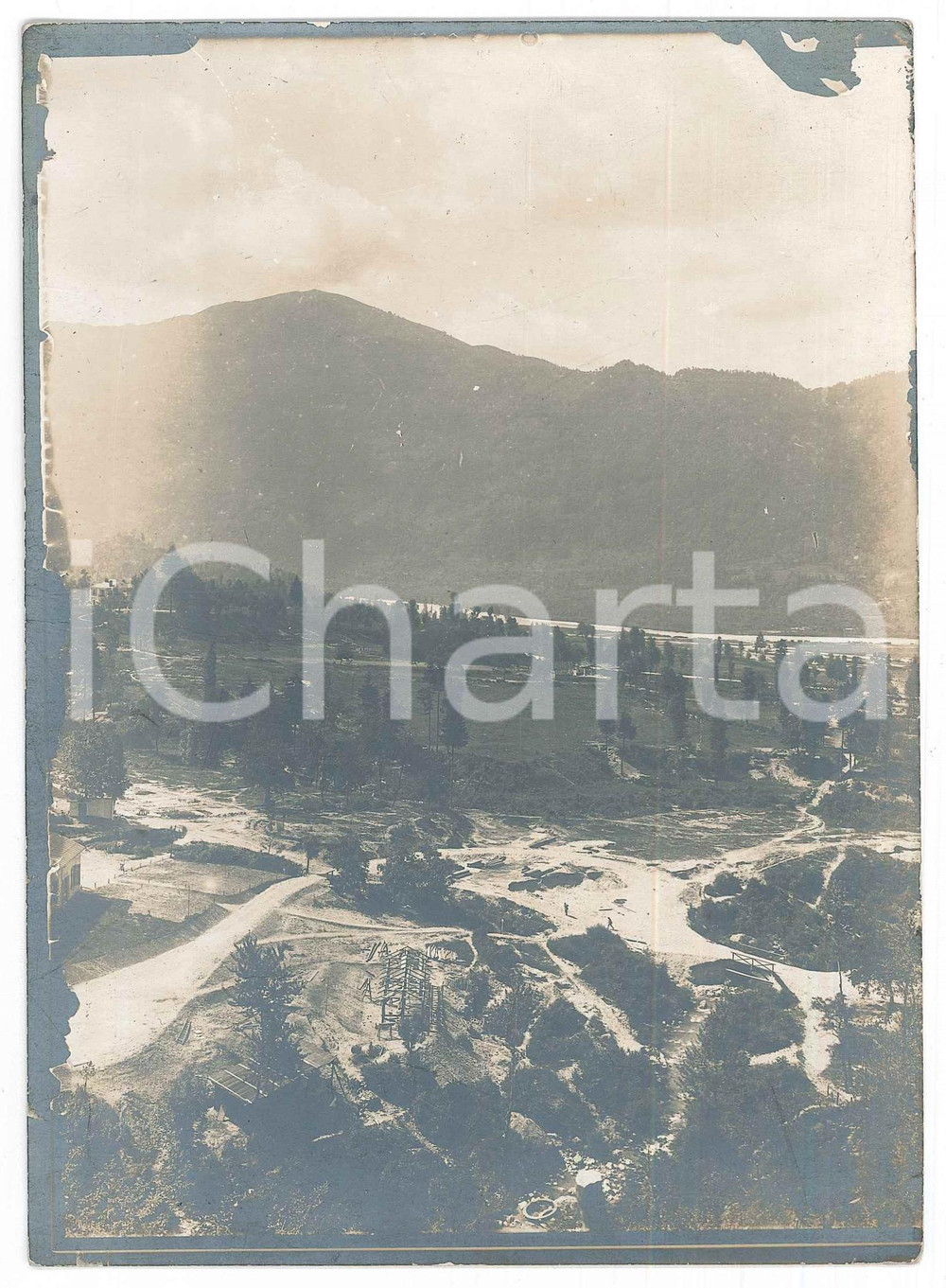 Fotografia d epoca originale 1915 ca WW1 ZONA DI GUERRA ITALIA Veduta con baraccamenti Foto 13x18 cm 1
