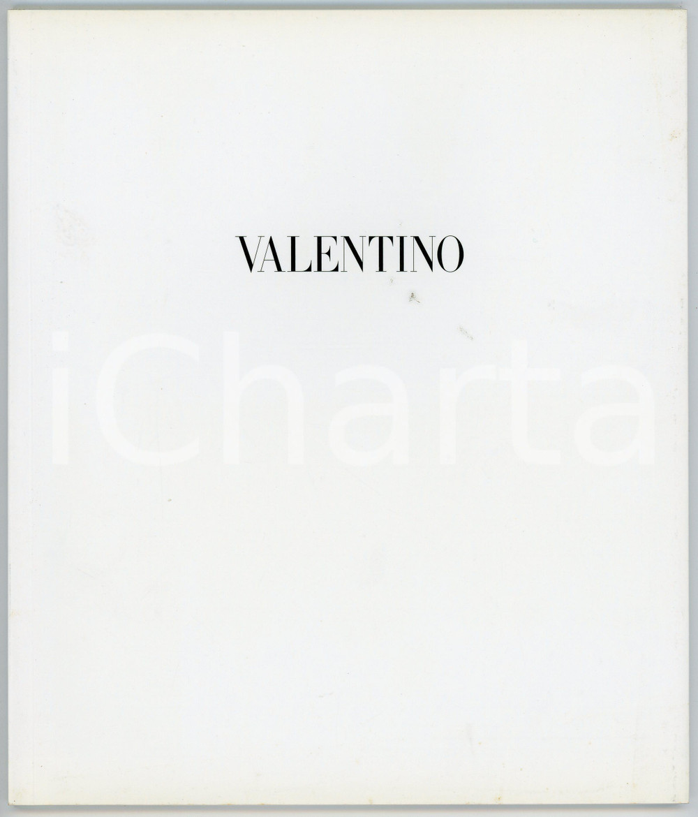 2010 VALENTINO Fall / Winter collection 2010-2011 Catalogue Catalogo illustrato.PAGINE: 28 FAIR/discreto Copertina lievemente ingiallita Formato: 20x23 cm originale e autentica 1