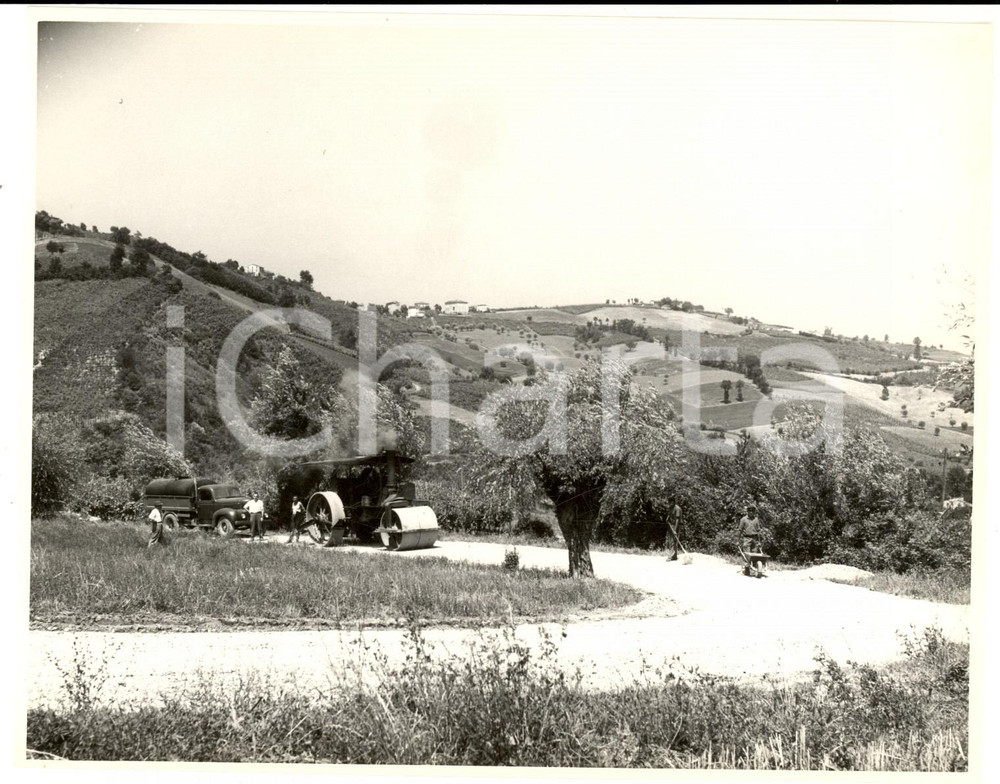 Fotografia d epoca originale 1950 VOLPARA Operai al lavoro lungo una strada di campagna FOTO ARTISTICA 3 1