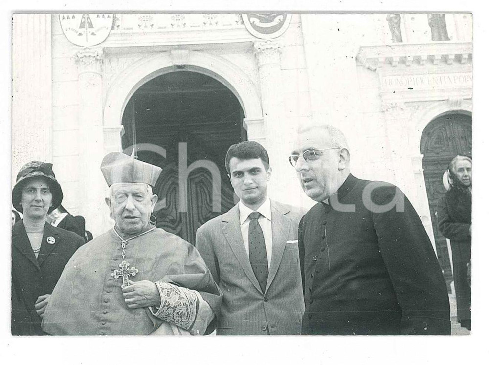 1964 SACRO MONTE VARALLO Card. Maurilio FOSSATI Mons. Vincenzo BARALE Foto 2  Fotografia d'epoca, con didascalia al verso. GOOD/buono  Formato: 11x7 cm originale e autentica 1