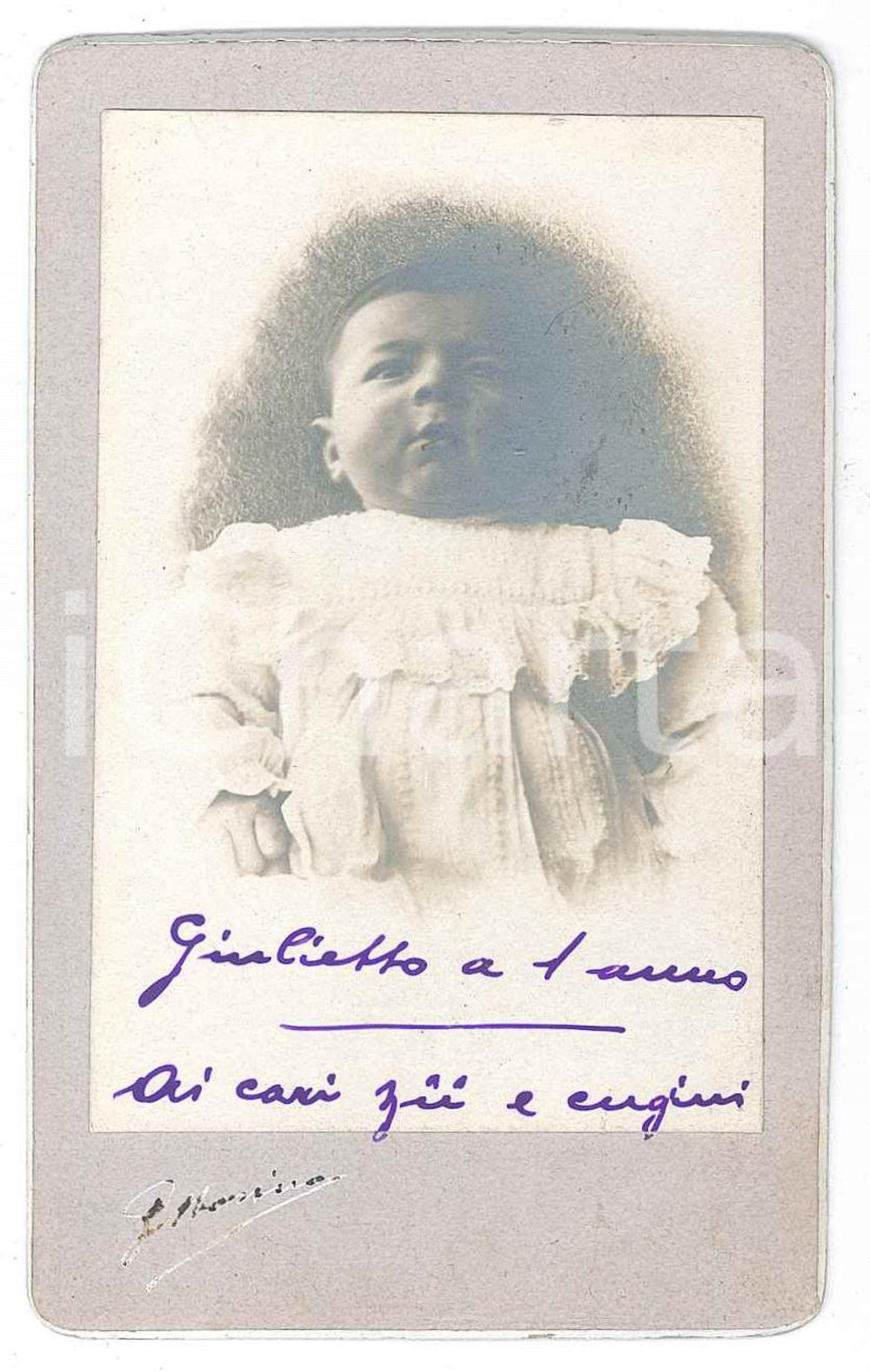 1903 AREA LOMBARDA Ritratto di un neonato - Foto CDV (2)  Fotografia d'epoca, su cartoncino. GOOD/buono  Formato: CDV (6x10 cm) originale e autentica 1