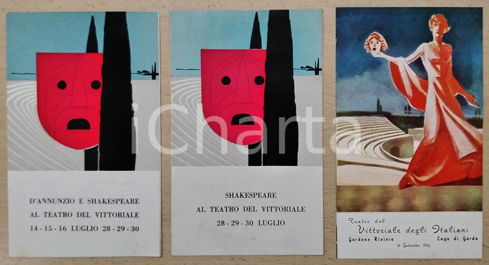 1954 - 1956 GARDONE RIVIERA Teatro del Vittoriale - Lotto di 3 pieghevoli Lotto di 3 pieghevoli d'epoca (uno datato 1954 e due del 1956).  FAIR/discreto Piegatura centrale d'epoca nel pieghevole del 1954, lievi smussature agli angoli Formato: 12x21 cm / 12x20 cm originale e autentica 1