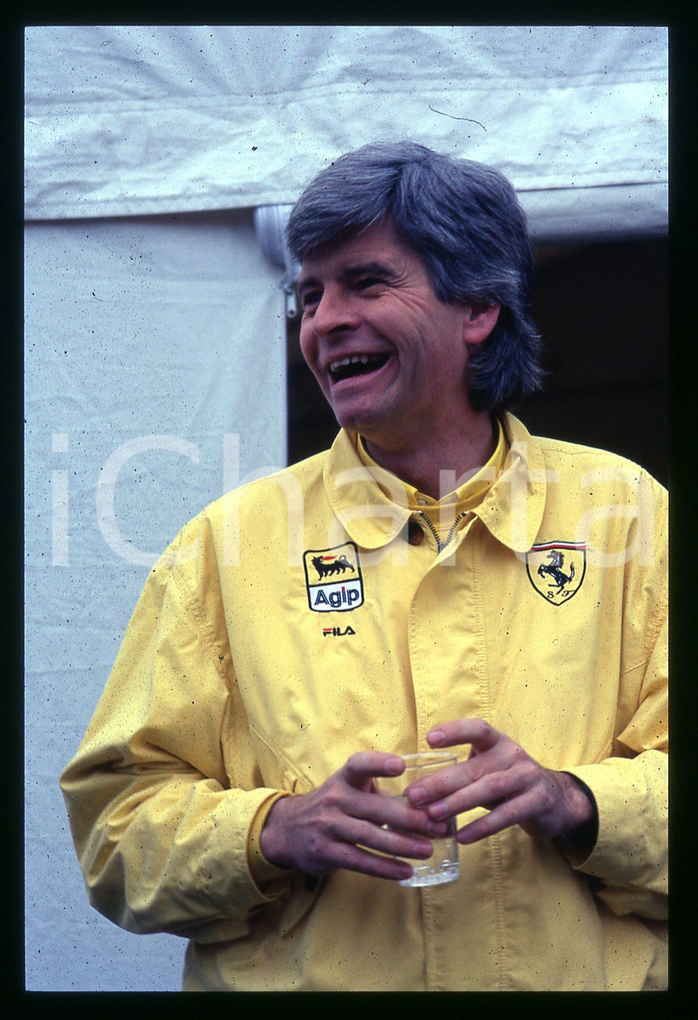 Ingegnere Scuderia FERRARI - FORMULA 1 GP MONZA 1982 35 mm vintage slide 2 Diapositiva d'epoca, in formato 35 mm.CONDIZIONI: GOODE' severamente vietata la riproduzione. Tutti i diritti sono riservati.Nella diapositiva ICharta mette in vendita, sul negozio eBay e in esclusiva sul sito "icharta" il proprio archivio composto da numerose diapositive e negativi fotografici d'epoca, tutti originali e autentici, che attraversano la storia del costume italiano tra gli la fine degli anni Sessanta e Novanta.Si tratta di uno sguardo inedito sull'attualità , la politica, la vita quotidiana, il gossip e la cultura, che fotografa il cambiamento della nazione in quest'ultimo scorcio del XX secolo. Un'occasione unica per il mercato del collezionismo, che vede finalmente disponibile un archivio eccezionale per vastità , tematiche e condizioni, in un settore (il negativo fotografico e la diapositiva) di assoluta novità  e dalle interessanti prospettive di investimento.  GOOD/buono   originale e autentica 1