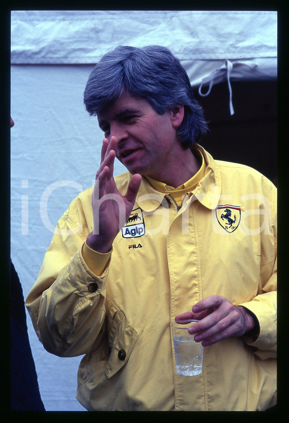 Ingegnere Scuderia FERRARI - FORMULA 1 GP MONZA 1982 35 mm vintage slide 3 Diapositiva d'epoca, in formato 35 mm.CONDIZIONI: GOODE' severamente vietata la riproduzione. Tutti i diritti sono riservati.Nella diapositiva ICharta mette in vendita, sul negozio eBay e in esclusiva sul sito "icharta" il proprio archivio composto da numerose diapositive e negativi fotografici d'epoca, tutti originali e autentici, che attraversano la storia del costume italiano tra gli la fine degli anni Sessanta e Novanta.Si tratta di uno sguardo inedito sull'attualità , la politica, la vita quotidiana, il gossip e la cultura, che fotografa il cambiamento della nazione in quest'ultimo scorcio del XX secolo. Un'occasione unica per il mercato del collezionismo, che vede finalmente disponibile un archivio eccezionale per vastità , tematiche e condizioni, in un settore (il negativo fotografico e la diapositiva) di assoluta novità  e dalle interessanti prospettive di investimento.  GOOD/buono   originale e autentica 1