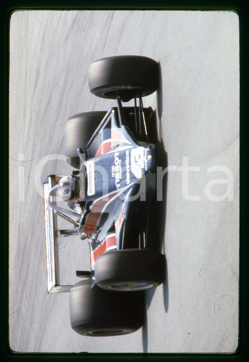 Nigel MANSELL su LOTUS 81B - FORMULA 1 GP MONZA 1980 35 mm vintage slide Diapositiva d'epoca, in formato 35 mm.CONDIZIONI: GOODE' severamente vietata la riproduzione. Tutti i diritti sono riservati.Nella diapositiva ICharta mette in vendita, sul negozio eBay e in esclusiva sul sito "icharta" il proprio archivio composto da numerose diapositive e negativi fotografici d'epoca, tutti originali e autentici, che attraversano la storia del costume italiano tra gli la fine degli anni Sessanta e Novanta.Si tratta di uno sguardo inedito sull'attualità , la politica, la vita quotidiana, il gossip e la cultura, che fotografa il cambiamento della nazione in quest'ultimo scorcio del XX secolo. Un'occasione unica per il mercato del collezionismo, che vede finalmente disponibile un archivio eccezionale per vastità , tematiche e condizioni, in un settore (il negativo fotografico e la diapositiva) di assoluta novità  e dalle interessanti prospettive di investimento.  GOOD/buono   originale e autentica 1