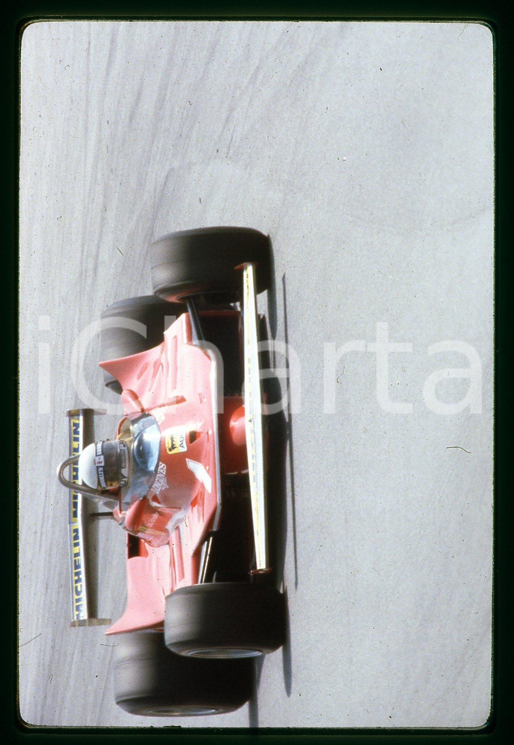 Jody SCHECKTER su FERRARI 312 T5 - FORMULA 1 GP MONZA 1980 35 mm vintage slide Diapositiva d'epoca, in formato 35 mm.CONDIZIONI: GOODE' severamente vietata la riproduzione. Tutti i diritti sono riservati.Nella diapositiva ICharta mette in vendita, sul negozio eBay e in esclusiva sul sito "icharta" il proprio archivio composto da numerose diapositive e negativi fotografici d'epoca, tutti originali e autentici, che attraversano la storia del costume italiano tra gli la fine degli anni Sessanta e Novanta.Si tratta di uno sguardo inedito sull'attualità , la politica, la vita quotidiana, il gossip e la cultura, che fotografa il cambiamento della nazione in quest'ultimo scorcio del XX secolo. Un'occasione unica per il mercato del collezionismo, che vede finalmente disponibile un archivio eccezionale per vastità , tematiche e condizioni, in un settore (il negativo fotografico e la diapositiva) di assoluta novità  e dalle interessanti prospettive di investimento.  GOOD/buono   originale e autentica 1