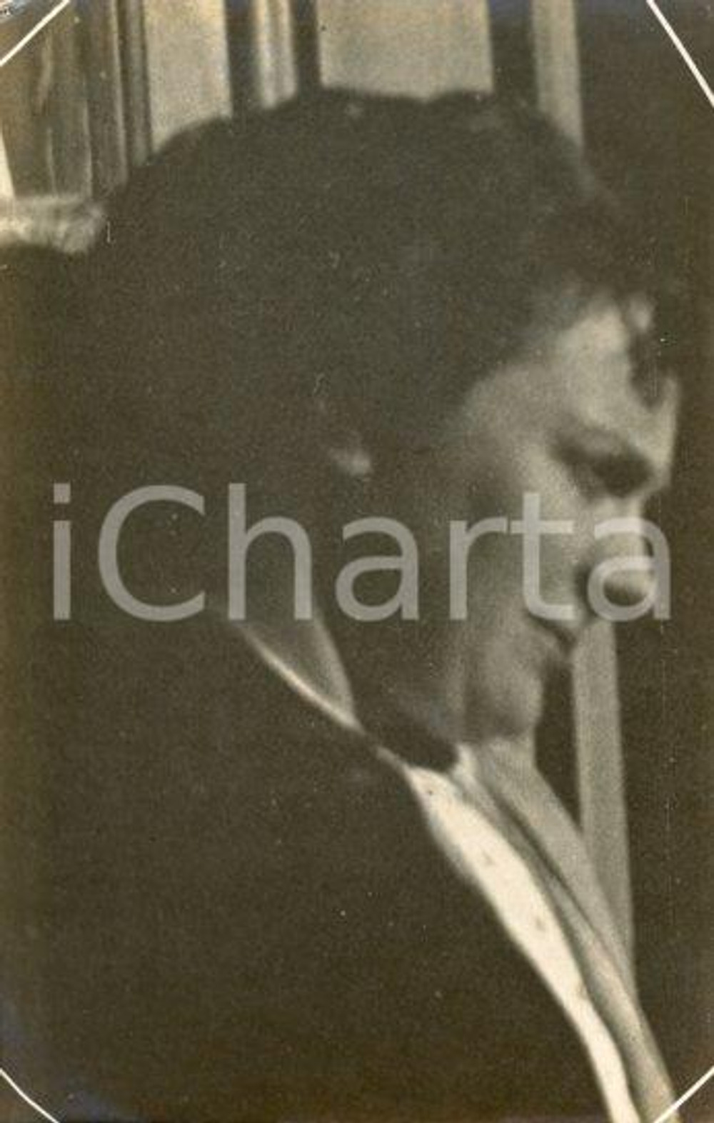1914 ROMA Emilia PETTOLETI - Ritratto di profilo *Fotocartolina Luigi GREA Fotografia originale d'epoca, in formato cartolina postale.Si tratta di uno scatto realizzato da un fotografo amatoriale, Luigi "Gigi" Grea, funzionario delle ferrovie. GOOD/buono minima smussatura angolare Formato: 9x14 cm originale e autentica 1