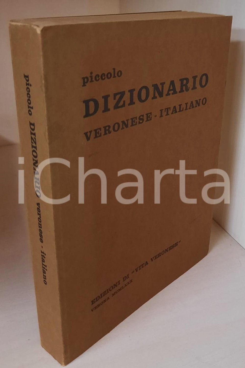 1953 BELTRAMINI-DONATI Piccolo dizionario veronese-italiano *Ed. Vita Veronese Brossura editoriale con copertina flessibile.PAGINE: 352EDITORE: Edizioni di Vita Veronese  FAIR/discreto buone condizioni interne, ma piegature in copertina, con sbiaditura marginale e al dorso, e piccole rosure Formato: 15x21 cm originale e autentica 1