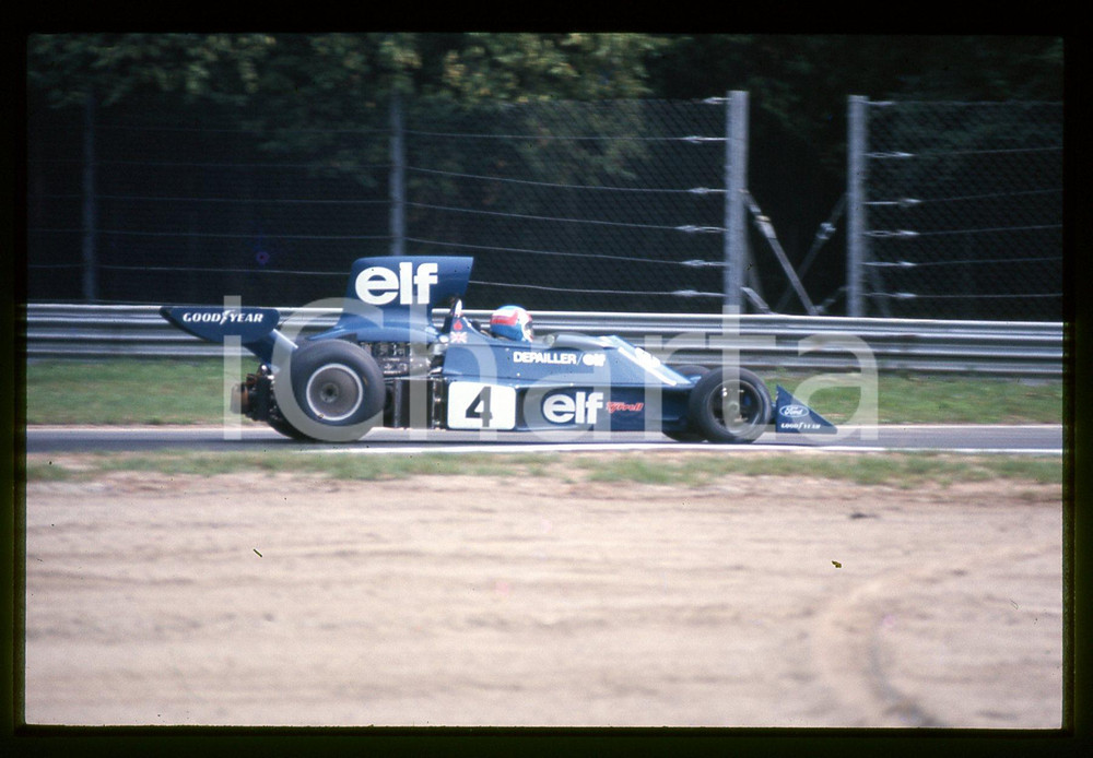 Fotografia d epoca originale Patrick DEPAILLER su TYRRELL 007  FORMULA 1 GP MONZA 1974 35 mm vintage slide 2 1
