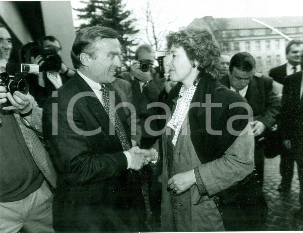 Fotografia d epoca originale 1990 BONN Ministri economia Helmut HAUSSMANN e Christa LUFT Fotografia 2 1