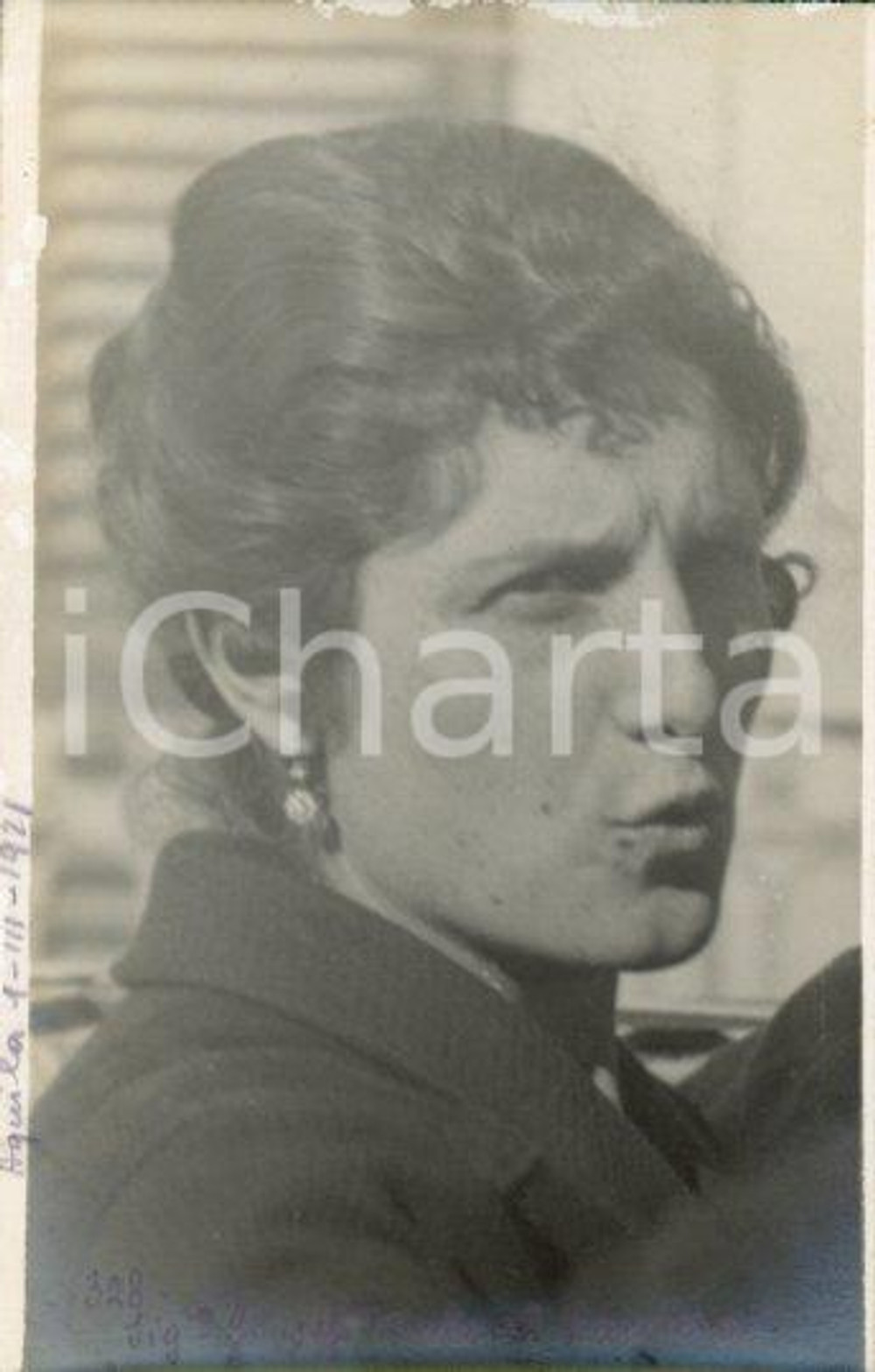 1921 L'AQUILA Ritratto di Giuseppina TALOCCI CANTERA *Foto Luigi GREA (1) Fotografia originale d'epoca, in formato cartolina postale.Si tratta di uno scatto realizzato da un fotografo amatoriale, Luigi "Gigi" Grea, funzionario delle ferrovie. FAIR/discreto abrasioni marginali Formato: 9x14 cm originale e autentica 1
