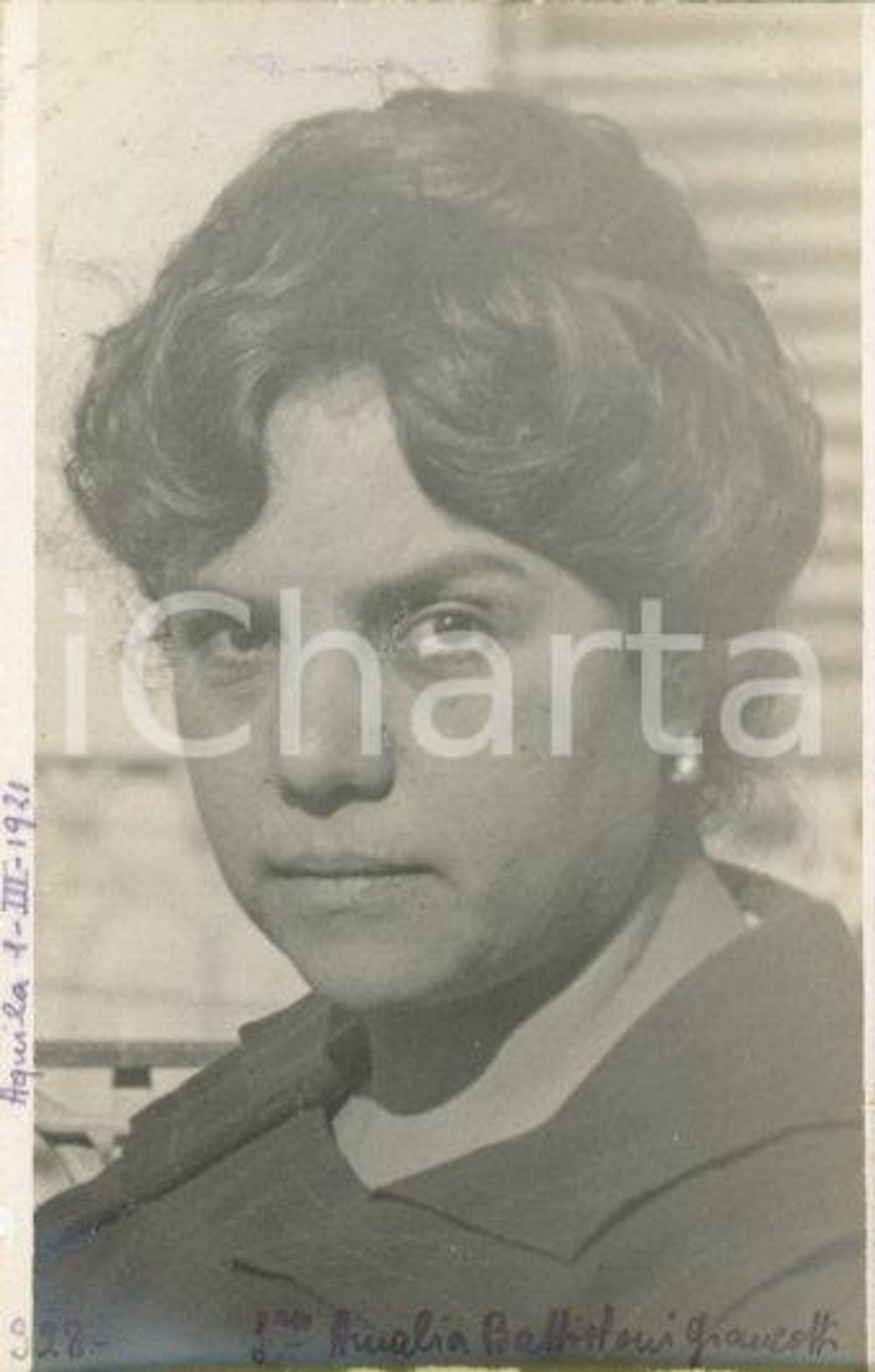 1921 L'AQUILA Ritratto di Amalia BATTISTONI GIANCOTTI *Foto Luigi GREA 1 Fotografia originale d'epoca, in formato cartolina postale.Si tratta di uno scatto realizzato da un fotografo amatoriale, Luigi "Gigi" Grea, funzionario delle ferrovie. FAIR/discreto abrasioni marginali Formato: 9x14 cm originale e autentica 1