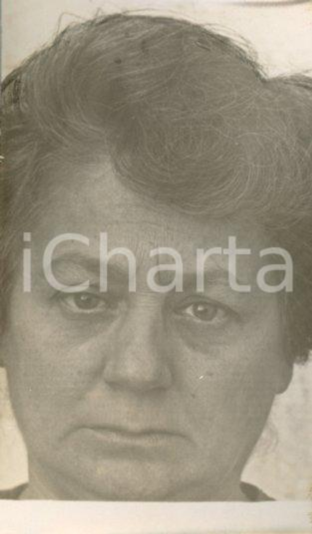 1924 ROMA Ritratto di Elvira MENICHINI *Fotocartolina Luigi GREA (1) Fotografia originale d'epoca, in formato cartolina postale.Si tratta di uno scatto realizzato da un fotografo amatoriale, Luigi "Gigi" Grea, funzionario delle ferrovie.  GOOD/buono  Formato: 9x14 cm originale e autentica 1