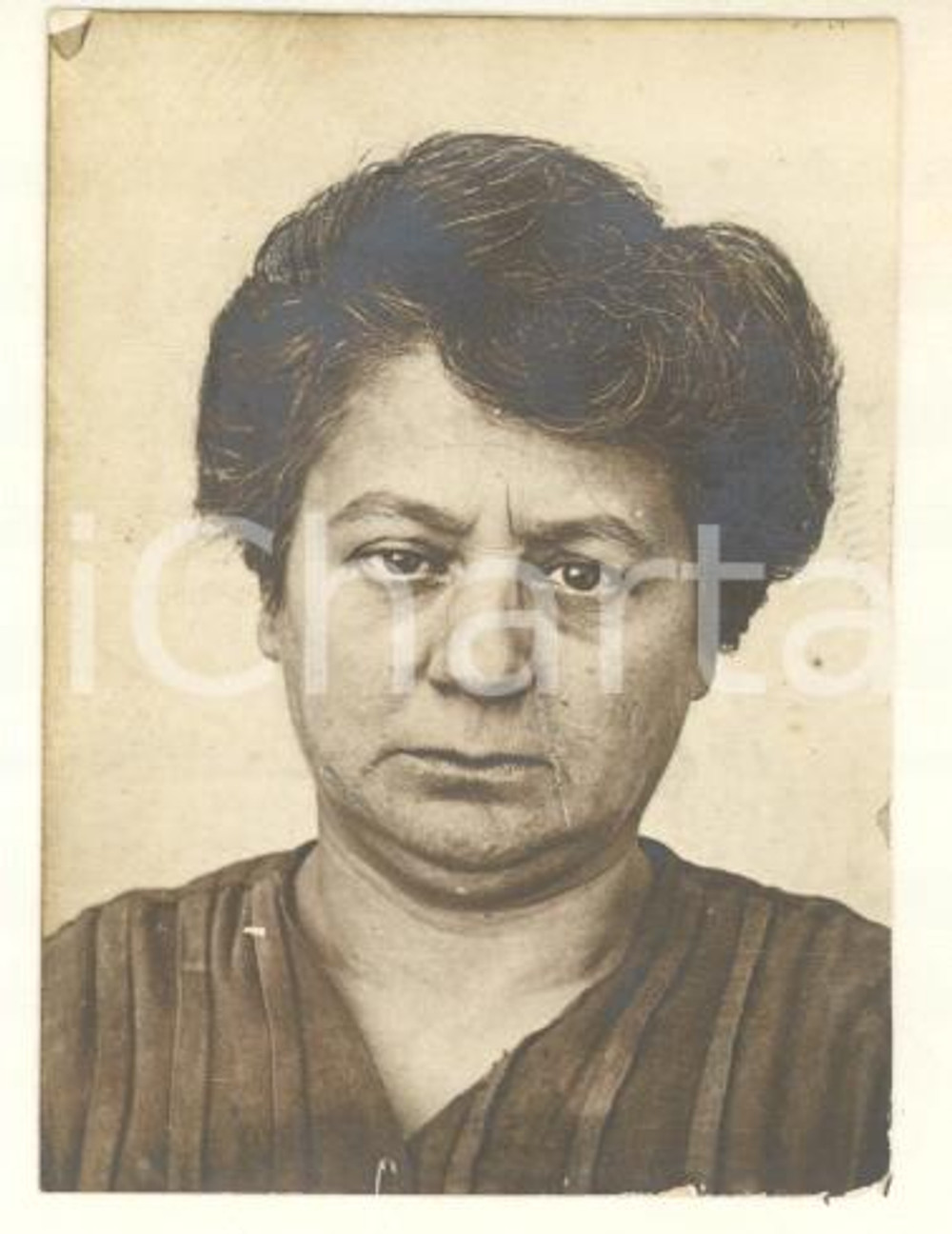 1924 ROMA Ritratto di Elvira MENICHINI *Fotocartolina Luigi GREA 5x6 cm Fotografia originale d'epoca.Si tratta di uno scatto realizzato da un fotografo amatoriale, Luigi "Gigi" Grea, funzionario delle ferrovie. GOOD/buono minima mancanza angolare di pellicola Formato: 5x6 cm originale e autentica 1