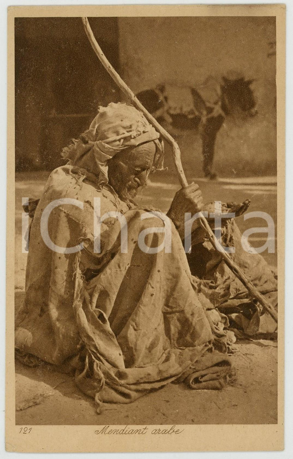 1920 ca AFRIQUE DU NORD Mendiant arabe - Carte postale ETHNIQUE CPA 3  Cartolina postale d'epoca, non viaggiata.CONDIZIONI: G (minima piegatura angolare)FORMATO: FP    originale e autentica 1