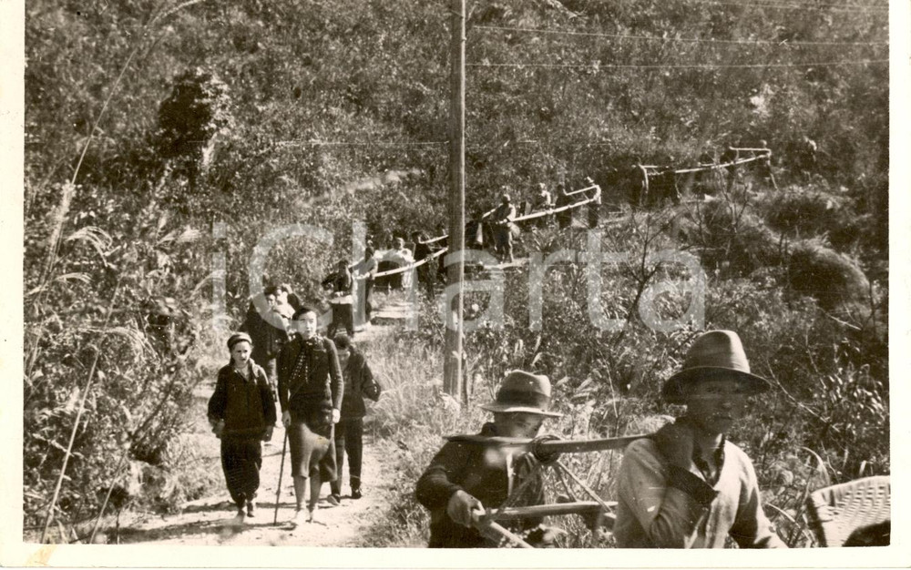 Fotografia d'epoca originale 1939 KULING CINA Turisti scortati per zone di guerra - Foto 1