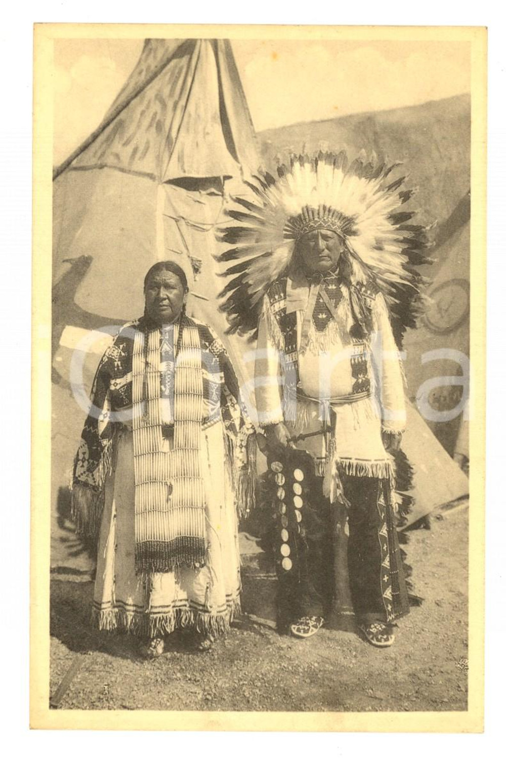 Cartolina originale da collezione 1935 EXPO BRUSSELS American Indian Village Real SIOUX  Chief and wife 6 1