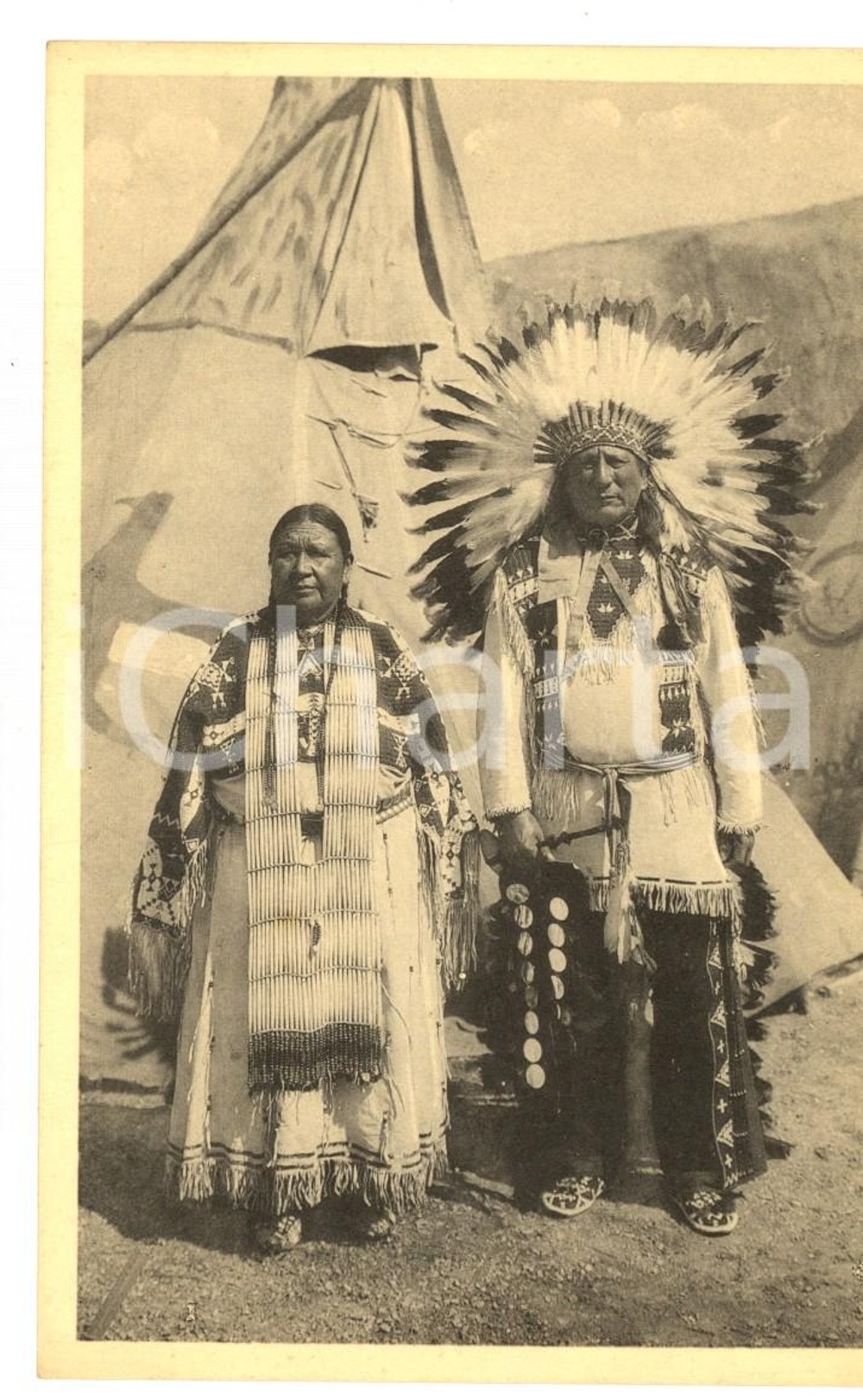 Cartolina originale da collezione 1935 EXPO BRUSSELS American Indian Village Real SIOUX  Chief and wife 5 1