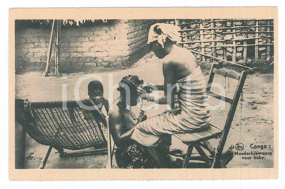 1930 ca BELGIAN CONGO Woman combing her friend - Postcard  Cartolina d'epoca, non viaggiata.EDITORE: Missien van Scheut GOOD/buono  Formato: 14x9 cm originale e autentica 1