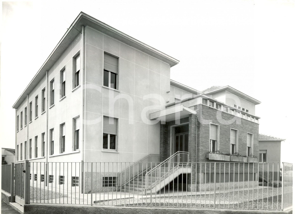 Fotografia d epoca originale 1960 ca PAVIA Piazzale CROSIONE Scuola Primaria PASQUALE MASSACRA Fotografia 1
