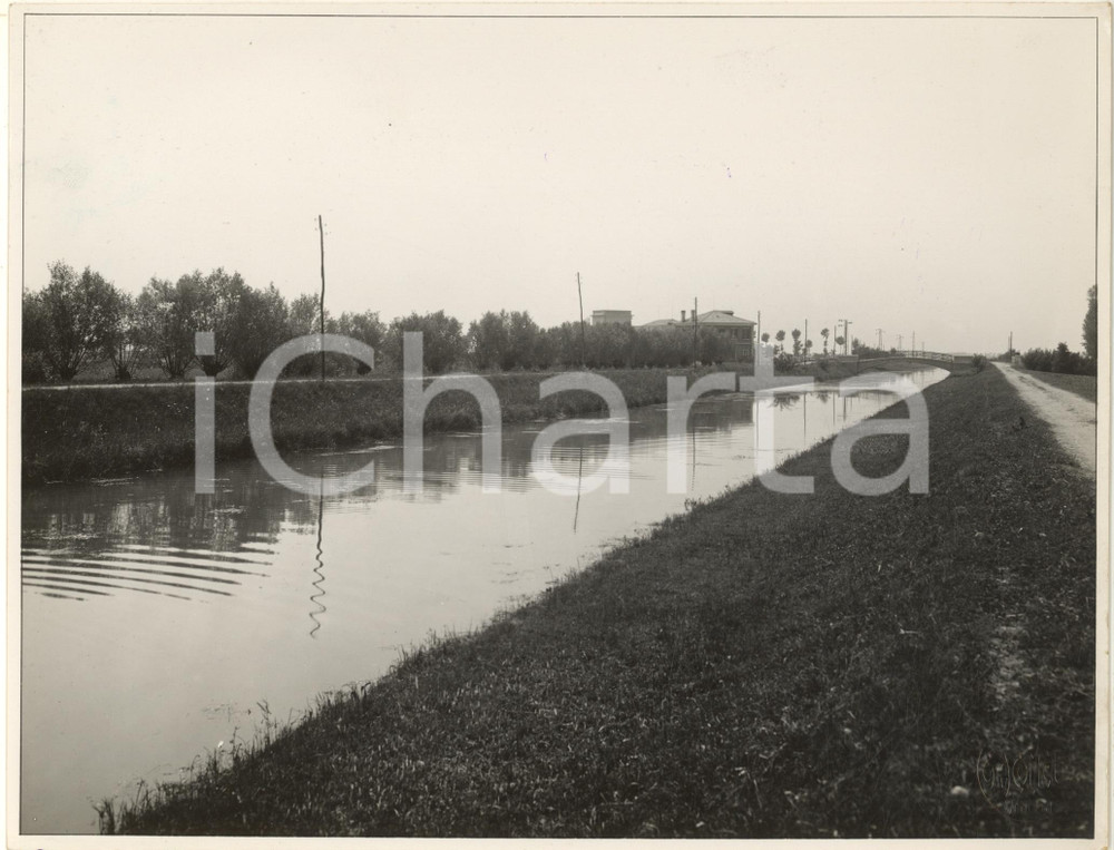 1933 FASCISMO BONIFICHE - PORTOGRUARO Collettore principale acque alte *Foto  Fotografia originale d'epoca, con didascalia manoscritta al verso e timbro datario.FOTOGRAFO: Giacomelli - Venezia GOOD/buono  Formato: 26x20 cm originale e autentica 1