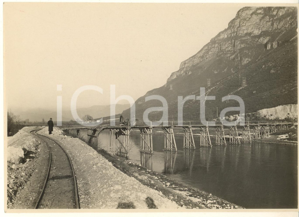 1930 ca Area di SALORNO (BZ) Fiume Adige - Rialzamento dell'argine *Foto  Fotografia originale d'epoca, con didascalia manoscritta al verso. GOOD/buono  Formato: 17x12 cm originale e autentica 1