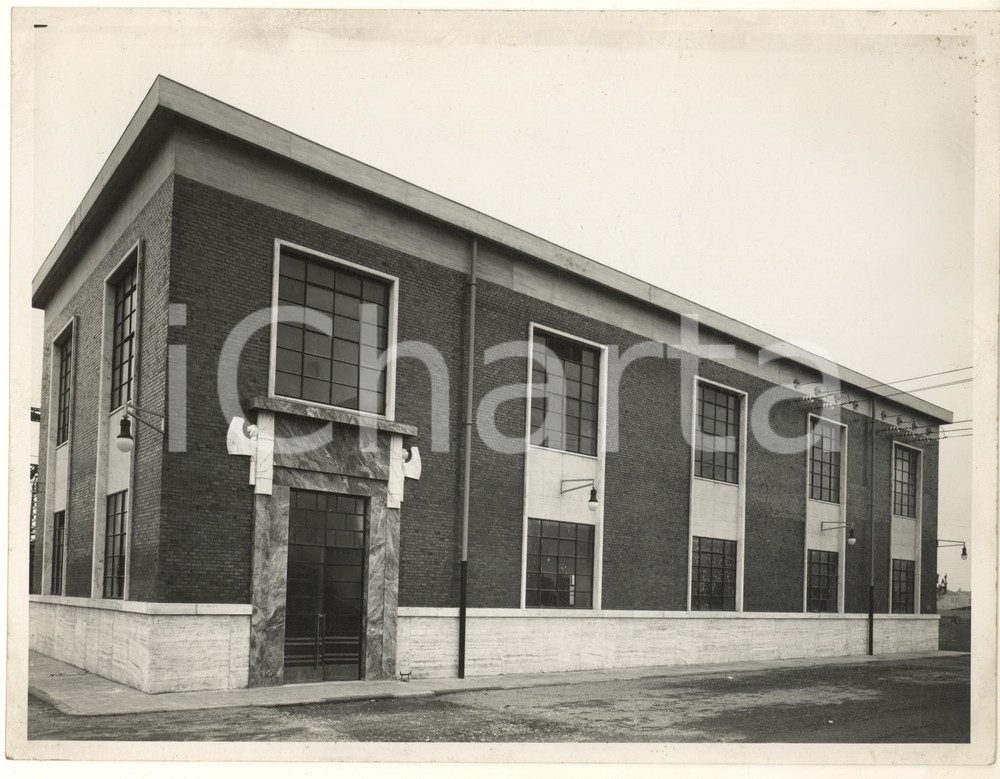 1938 FERROVIE BOLOGNA Sottostazione elettrica - Fabbricato mutatori *Foto  Fotografia originale d'epoca, con didascalia e timbro datario al verso. FAIR/discreto piegatura angolare; bruniture marginali Formato: 24x18 cm originale e autentica 1