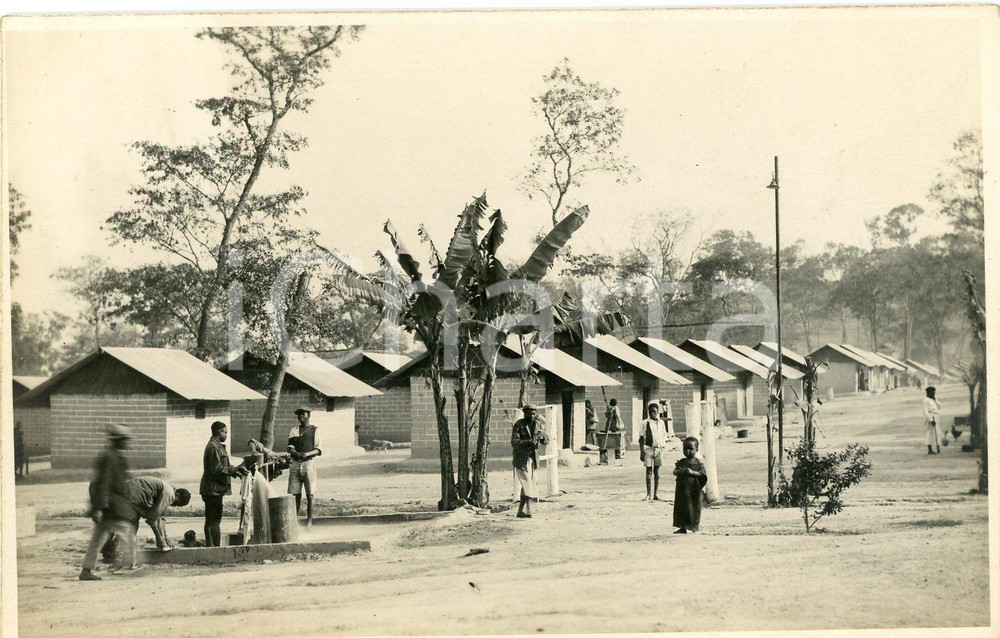 1930 ca CONGO BELGE KATANGA Mines PANDA Camp indigène - Photo L. GABRIEL 89 (2) Fotografia originale d'epoca, in formato cartolina postale.FOTOGRAFO: L&eacute;opold Gabriel   GOOD/buono  Formato: 14x9 cm originale e autentica 1