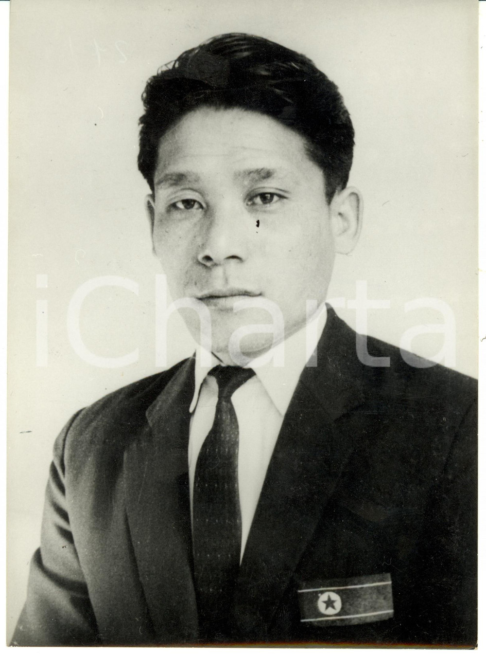 Fotografia d epoca originale 1968 COREA DEL NORD Nazionale calcio Ritratto Myung RYE HYUN allenatore FOTO 1