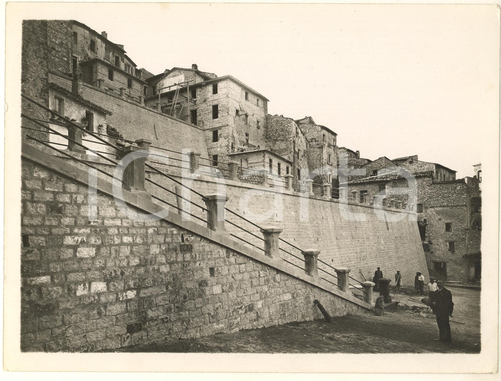 1935 ca MONTEFRANCO (TN) Lavori di consolidamento del centro abitato *Foto  Fotografia originale d'epoca, con didascalia al verso. GOOD/buono  Formato: 24x18 cm originale e autentica 1