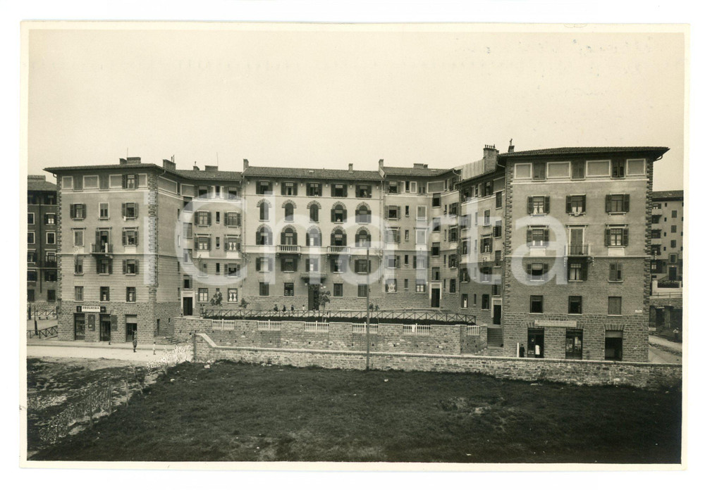 1930 ca TRIESTE Via Bartolomeo D'Alviano - Edilizia popolare RIONE LITTORIO Foto Fotografia originale d'epoca, con didascalia al verso. GOOD/buono  Formato: 17x11 cm originale e autentica 1