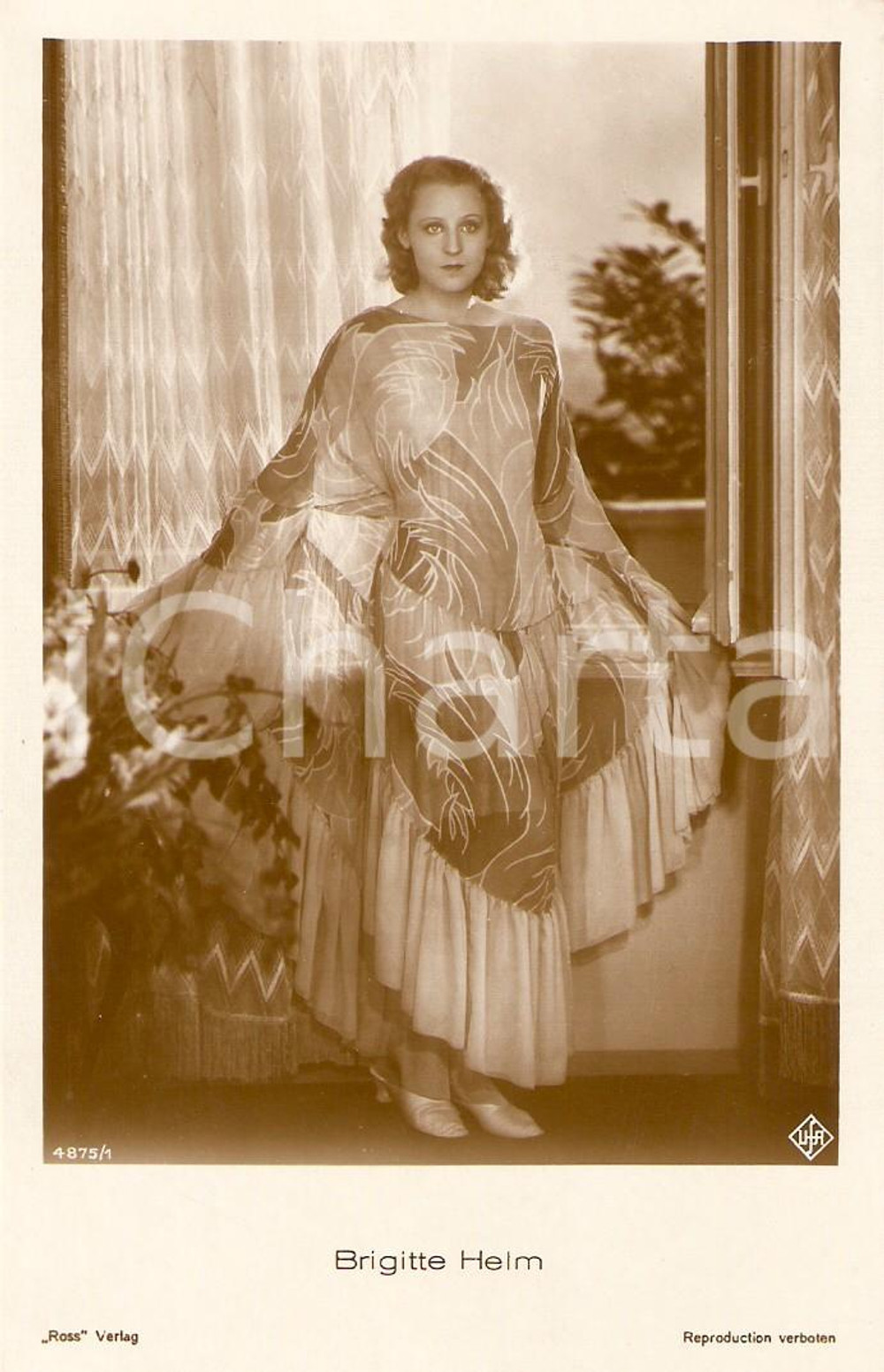 Cartolina originale da collezione 1930 ca CINEMA Attrice Brigitte HELM Ritratto alla finestra *Cartolina FP NV 1