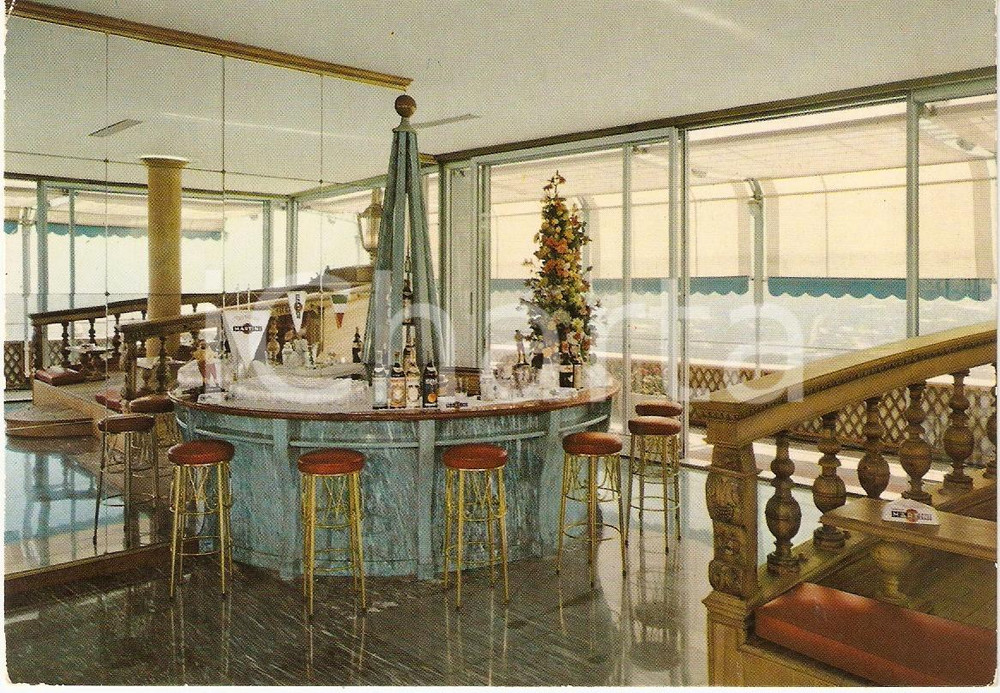 Cartolina originale da collezione 1975 ca GENOVA Il bar della TERRAZZA MARTINI Cartolina FG NV 1