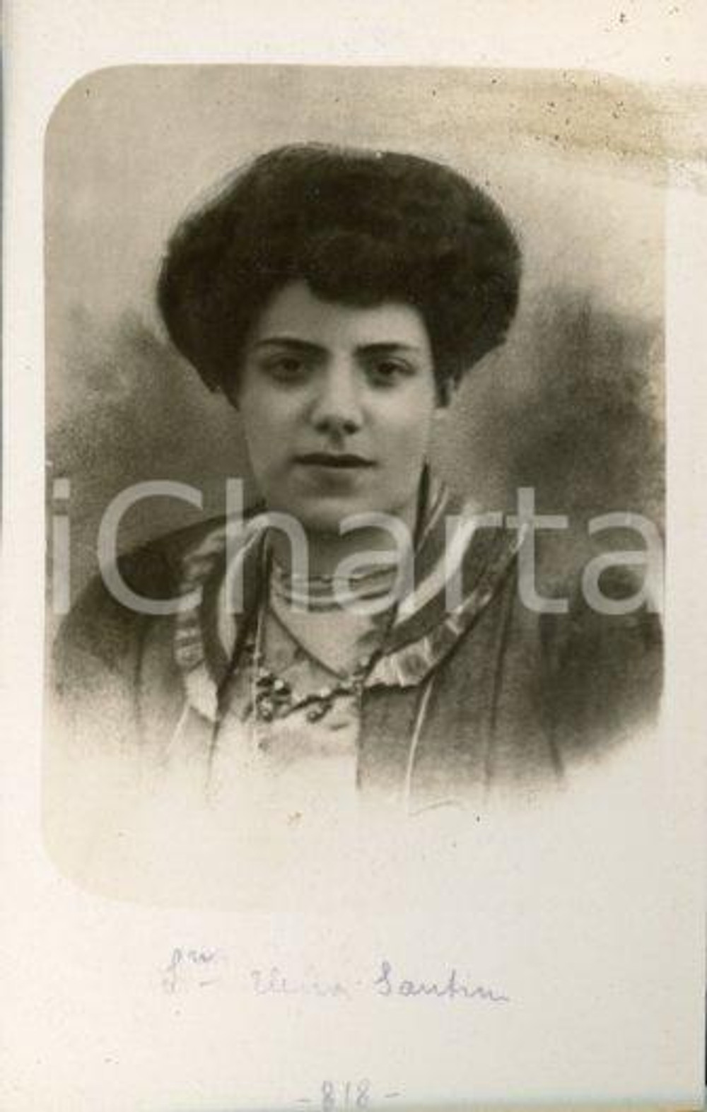 1915 ca ROMA Elena SANTINI - Ritratto - Fotocartolina Luigi GREA Fotografia originale d'epoca, in formato cartolina postale.Si tratta di uno scatto realizzato da un fotografo amatoriale, Luigi "Gigi" Grea, funzionario delle ferrovie.Didascalia manoscritta. GOOD/buono  Formato: 9x14 cm originale e autentica 1
