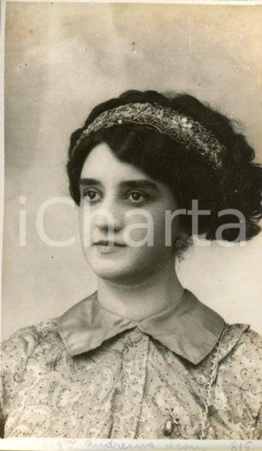 1915 ca ROMA Ritratto di Andreina LEONI - Fotocartolina Luigi GREA Fotografia originale d'epoca, in formato cartolina postale.Si tratta di uno scatto realizzato da un fotografo amatoriale, Luigi "Gigi" Grea, funzionario delle ferrovie. GOOD/buono  Formato: 9x14 cm originale e autentica 1