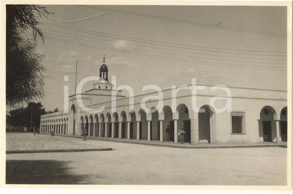 1935 ca ARCHITETTURA LIBIA ITALIANA - BARCE - Nuovo mercato *Foto 17x12 cm Fotografia originale d'epoca, con timbro datario e  didascalia al verso. FAIR/discreto difetti di stampa Formato: 17x12 cm originale e autentica 1
